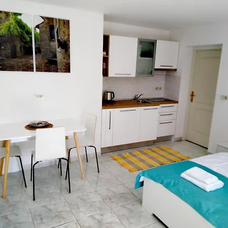 Апартаменты Olive Tree *